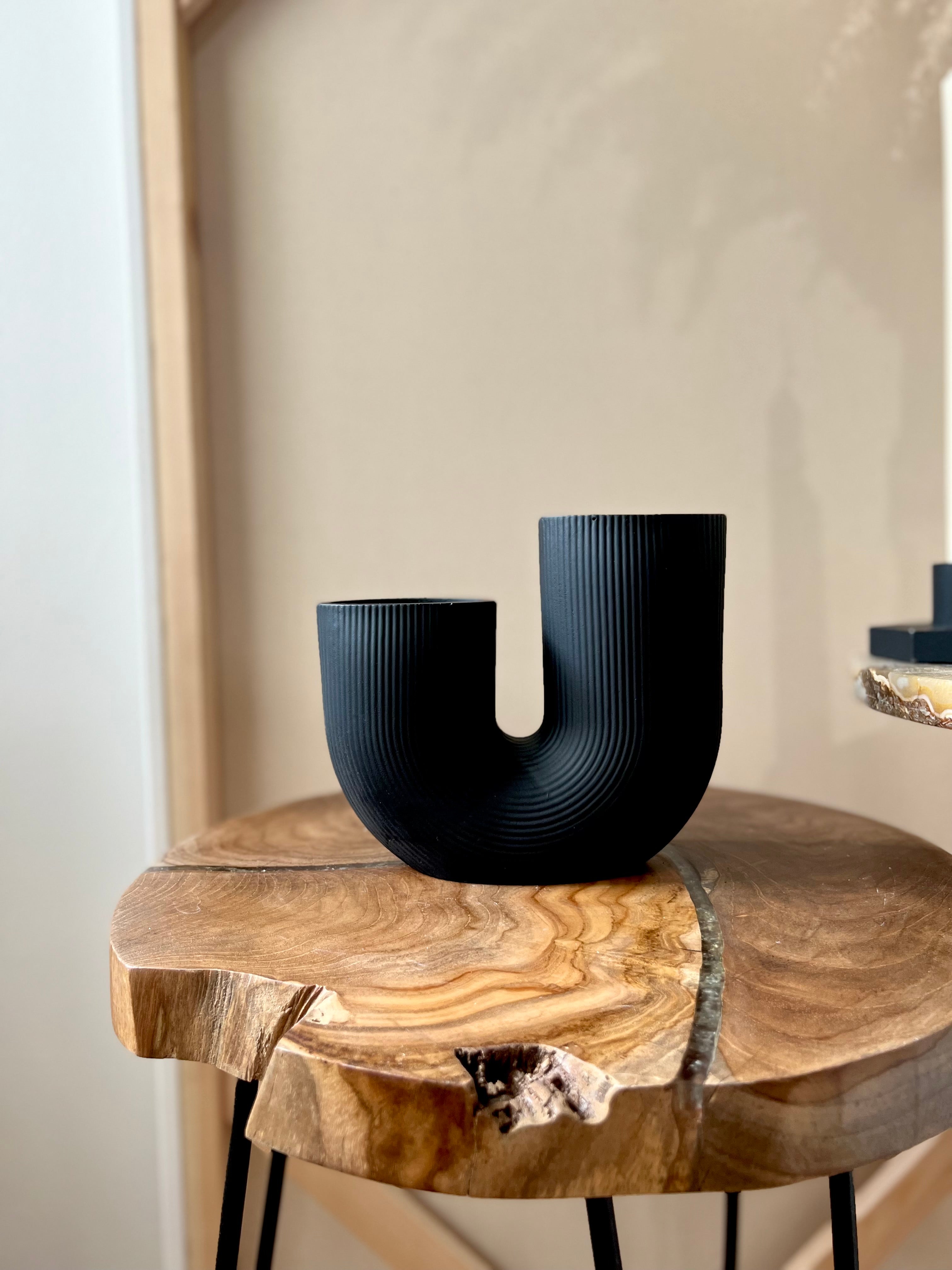 KAROL U- SHAPE VASE