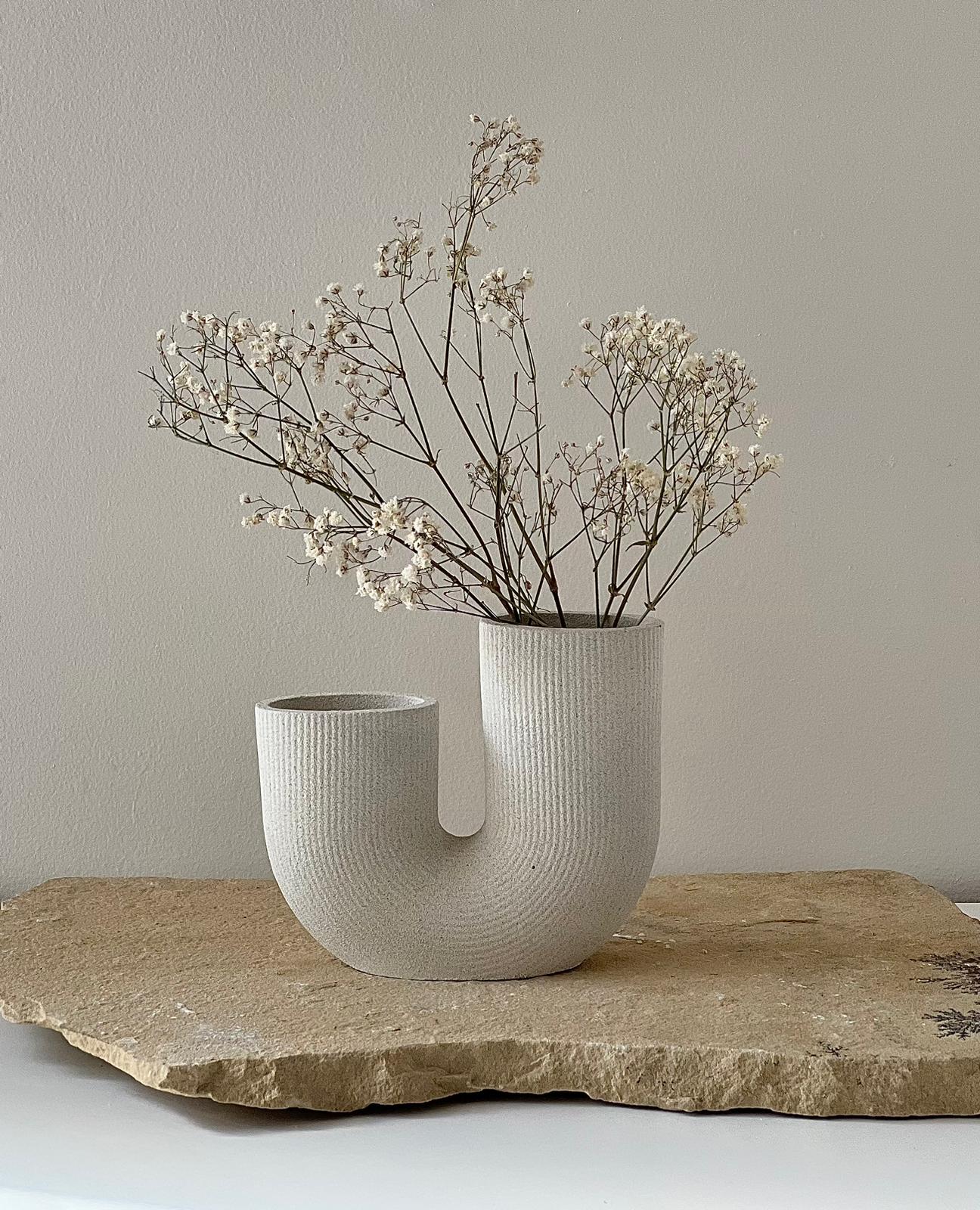 KAROL U- SHAPE VASE
